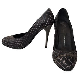 Giuseppe Zanotti Design Décolleté in Pelle Stampa Python