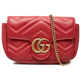 Gucci Mini GG Marmont in pelle matelassé rossa con patta Crossbody