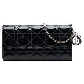 Dior Lady Dior Wallet On Chain aus schwarzem Lackleder Cannage