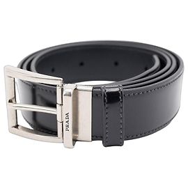 Cinto Formal Prada em Pele de Bezerro Lisa com Fivela Prateada