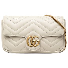 Borsa a tracolla Gucci Small GG Marmont Matelassé in pelle di vitello bianca con porta carte rimovibile