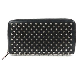 Portafoglio compatto zippy rotondo in pelle con borchie Christian Louboutin Black