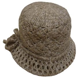 inconnue Cappello in Lana e Uncinetto Ecru