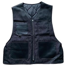 COS Wendbare gesteppte Denim-Weste mit Lederdetails