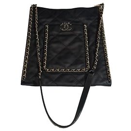Chanel 2022 Runway Flat Shopping Bag Schwarz Gestepptes Kalbsleder