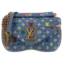 Louis Vuitton New Wave Schultertasche mit Kette aus hellblauem Denim mit Monogramm