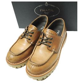 Prada Schnürschuhe aus Kalbsleder