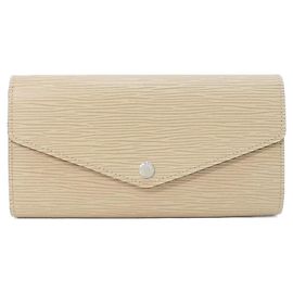Louis Vuitton Portefeuille Sarah Epi Wallet