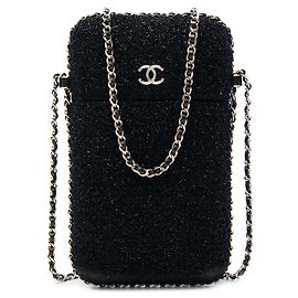 Chanel CC Tweed Chain Around Phone Holder in Schwarz