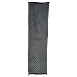 Gucci GG Jacquard Schal mit Fransen aus grauer Wolle