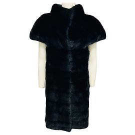 Autre Marque Abrigo de piel de visón con manga corta Giuliana Teso Midnight / Dark Navy Blue
