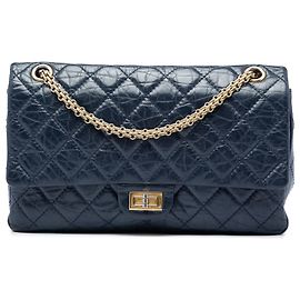 Borsa a tracolla Chanel Reissue 2.55 Double Flap 226 in pelle di vitello matelassé blu