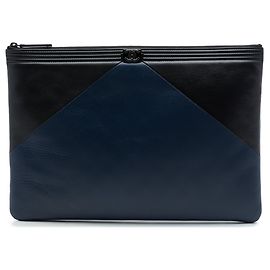 Chanel Boy O Case Large Clutch aus bicolor Lammleder in Blau