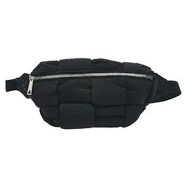 Bottega Veneta Un prodotto caratterizzato dal distintivo dettaglio intrecciato Intrecciato del brand e da un design imbottito e voluminoso. Il materiale in nylon leggero è intrecciato tridimensionalmente per completare la linea Cassette.