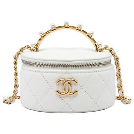 Chanel Vanity Case Round Top Handle em Lambskin Matelassado Branco com Cristais e Pérolas e Corrente