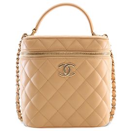 Maletín de Vanity Chanel Beige CC de piel de cordero acolchada con asa y cadena
