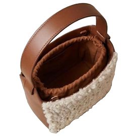 Bolsa APC para Mulher em Muito Bom Estado