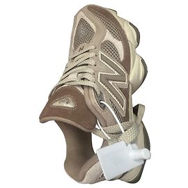 New Balance 9060 sneakers in camoscio e mesh beige