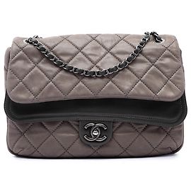 Borsa a tracolla Chanel Jumbo Quilted Iridescent Calfskin In the Mix Double Flap Marrone