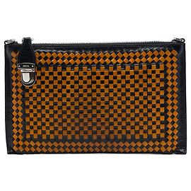 Clutch con zip Prada in pelle di capra intrecciata Madras Arancione