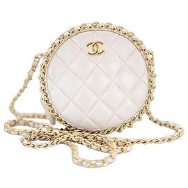 Chanel Round Quilted Crossbody Bag Creme – Chain Trim – Gold Hardware – Staubbeutel