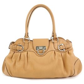 Salvatore Ferragamo Ferragamo Gancini Marisa Leder Handtasche Schultertasche Beige