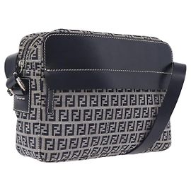 FENDI Sac à épaule en toile Zucchino Navy Silver Auth 211304V - Jerrillo