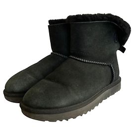 Botas de piel de oveja UGG Mini Bailey Bow2