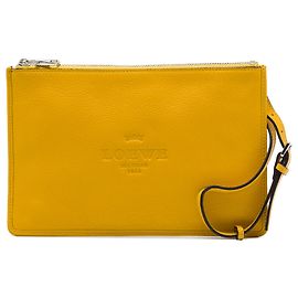 Clutch de pulso LOEWE em couro amarelo com logo