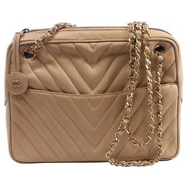 Borsa a tracolla Chanel Chevron in pelle con catena, Beige