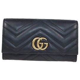 Cartera Continental Gucci GG Marmont de piel matelassé Charcoal Black