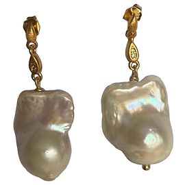 Autre Marque Pendientes colgantes de perlas barrocas y diamantes