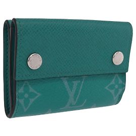 LOUIS VUITTON Tiger Lama Monogram Discovery Wallet Green M67626 LV