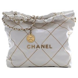 Bolsa Chanel 22 Small em couro de bezerro brilhante matelassado branco com corrente