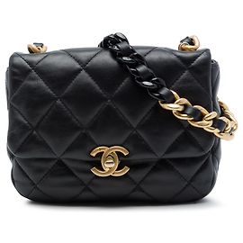 Chanel Mini Quilted Lambskin Lacquered Chain Flap Schwarz