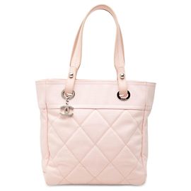 Bolso Tote Chanel Paris Biarritz Small de lona acolchada rosa