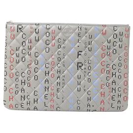Bolso pouch de piel Chanel