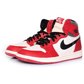 Nike Air Jordan 1 Retro High OG Chicago Sneaker