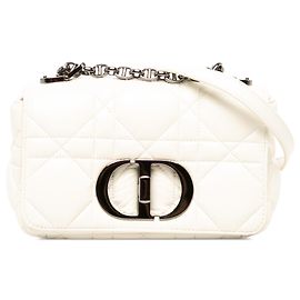 Borsa Dior Caro Small in pelle di agnello Macrocannage bianca