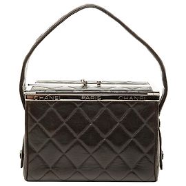 Borsa Vanity Box Chanel in pelle d'agnello matelassé nera