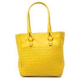 Borsa Shopper Verticale Bottega Veneta in Nappa Gialla con Rifiniture Intrecciato