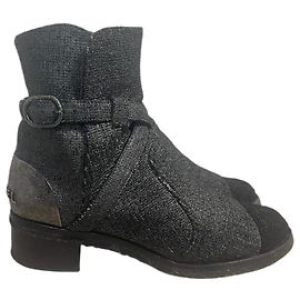 Stivaletti Chanel grigi T.36,5