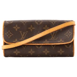 LOUIS VUITTON - Bolsa de ombro Pochette Twin PM em tela revestida monogram vintage