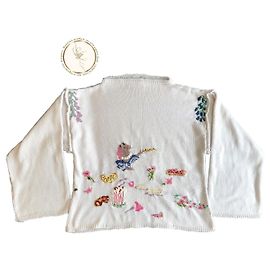 Autre Marque Pull en laine mérinos blanc brodé avec motif de personnage et de nourriture