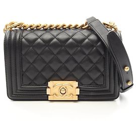 Sac à épaule CHANEL Boy Chanel en agneau