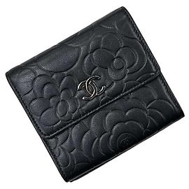Portafoglio tri-fold Chanel in pelle d'agnello nera