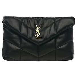 Autre Marque Dettagli trapuntati sono aggiunti al materiale in pelle di agnello con una texture morbida e soffice per offrire un'atmosfera lussuosa e trendy e, grazie alla flessibilità intrinseca della pelle, garantisce una sensazione di comfort anche