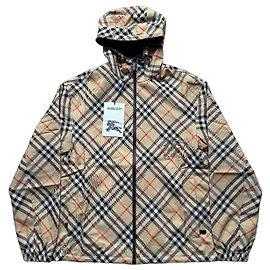 Burberry Casaco com capuz reversível padrão Nova Check e preto