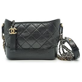 Chanel Gabrielle kleine Hobo-Tasche aus Kalbsleder mit Kette