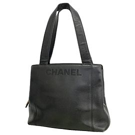 Saco Tote Chanel em pele de vitela granulada preta